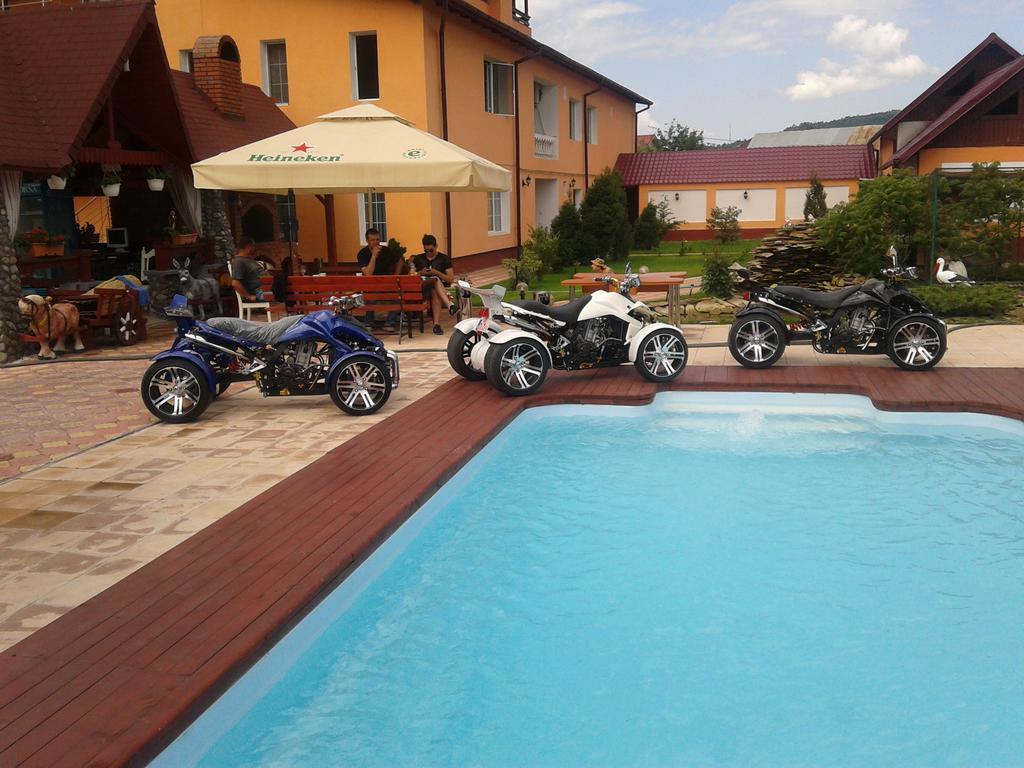 Casa Alba Hotel Râmnicu Vâlcea Exterior foto